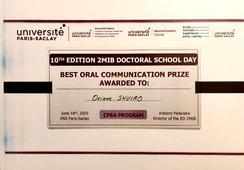 Oriane Shviro a reçu successivement le deuxième prix du meilleur poster à la quatrième session du forum FOCUS et le prix de la meilleure présentation orale de la journée de  l’École Doctorale Molécules, Matériaux, Instrumentation et Biosystèmes (2MIB), pôle Chimie Physique, BioPhysique et Analytique.